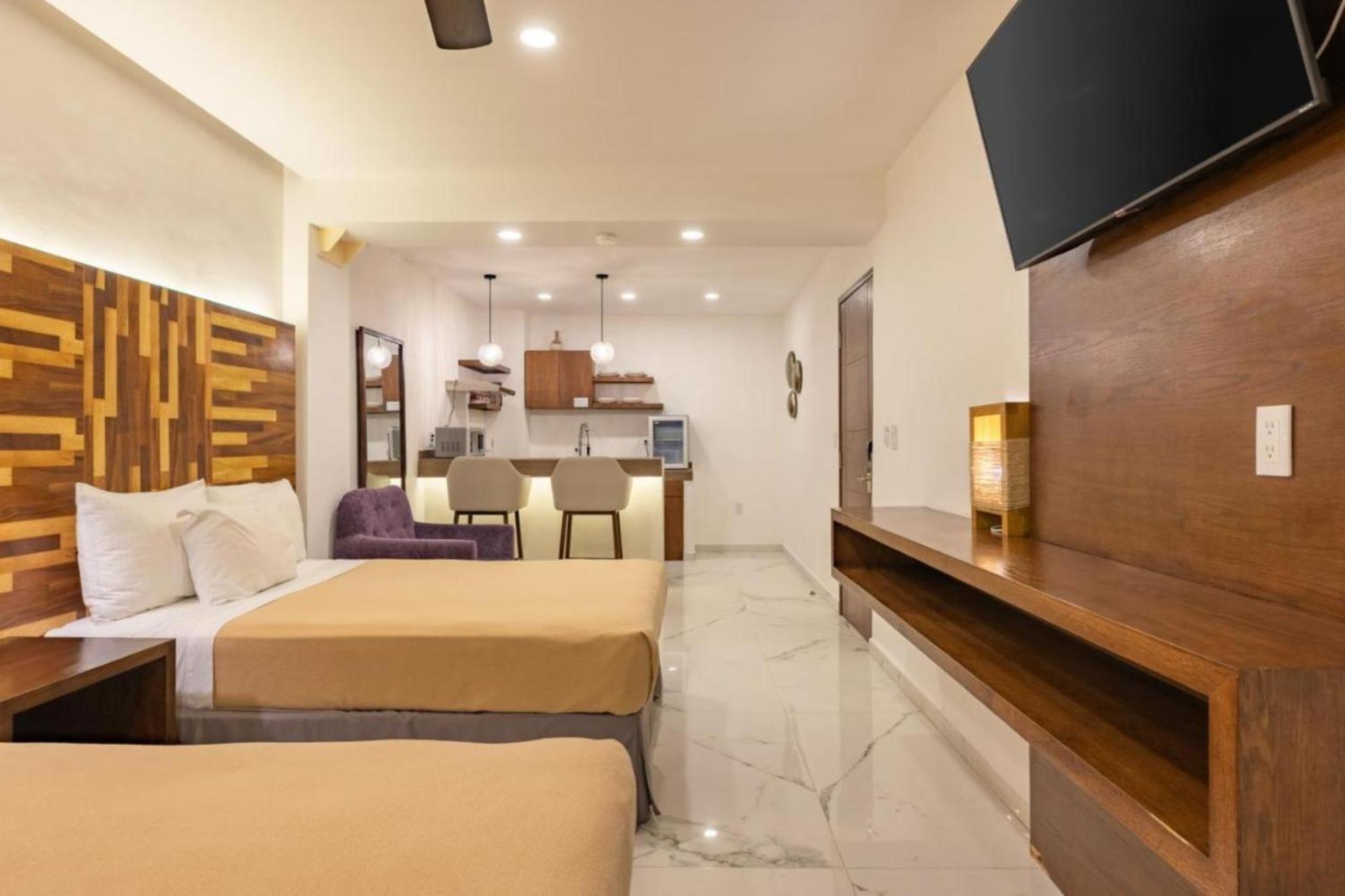 Collection O Hotel Marvic بلايا ديل كارمن المظهر الخارجي الصورة