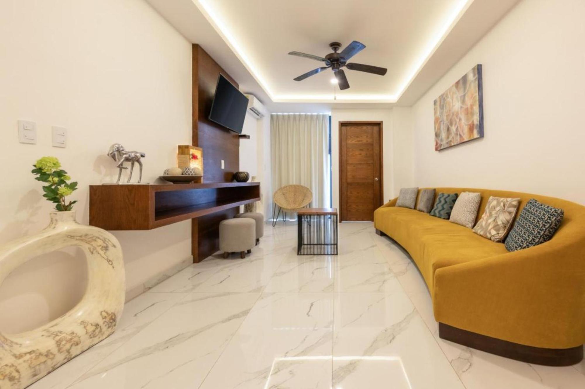 Collection O Hotel Marvic بلايا ديل كارمن المظهر الخارجي الصورة